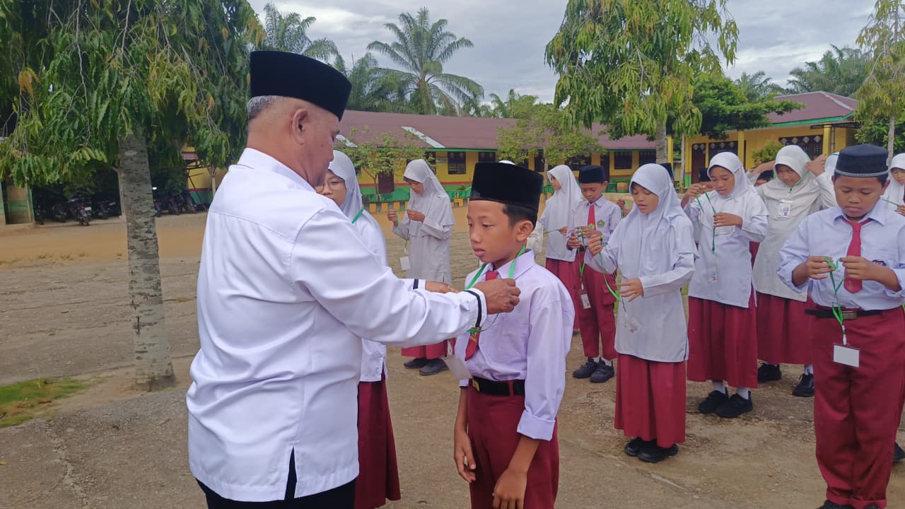 Penyematan Kartu Ujian